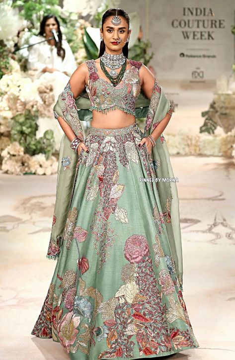 Varun Bahl - India 🇮🇳 Varun Bahl Lehenga, Varun Bahl, Carnival Dress, Bridal Applique, Lengha Choli, Wedding Backdrop Decorations, Lehenga Designs, Indo Western, Backdrop Decorations