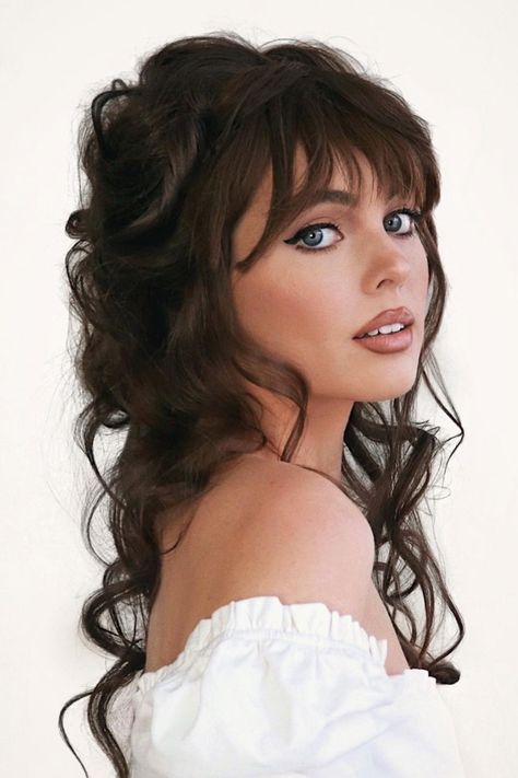 60s Hairstyles With Bangs, Bridgette Bardot Inspired Hair, Vintage Ball Hairstyles, Brigitte Bardot Inspired Hair, Brigitte Bardot Wedding Hair, Long Hairstyles With Bangs For Wedding, Hoco Hair Ideas With Bangs, Bangs And Curls Hairstyles, Bridget Bardot Bridal Hair