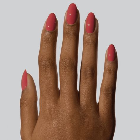 Summer 2024’s Biggest Nail Trends are Inspired by Retro Pool Furniture and Britney Spears Best Summer Colors For Nails, Summer Nail Colours Short Nails, Summer Transition Nails, Transitional Nails Summer To Fall, Summer Nail Colour 2024, One Color Nails Summer, Trending Nails For Summer 2024, Manicure Summer 2024, Nail Colours 2024 Summer