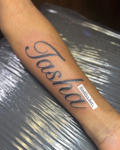 Large Name ❌ No Neck Tattoos 📍 New Ink Tattoo Shop #newink #shreveporttattooartist #bossiertattooartist #femaletattooartist #largename #tattoos Name Tattoos Arm, Name Tattoos On Arm, Inner Forearm Tattoo, Arm Tats, Inner Forearm, Neck Tattoos, Tattoo Graphic, Female Tattoo Artists, Name Tattoo Designs