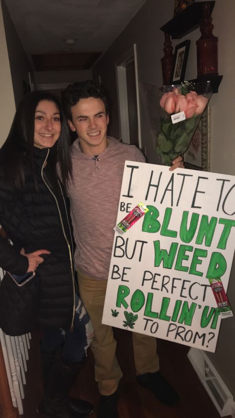 Asking Out To Prom Ideas, Prom Ideas Posters, Homecoimg Proposals Ideas, Funny Prom Posals Ideas, Ask Out To Prom Ideas, Can I Steal You For Prom Promposal, Junior Prom Proposal, Black Promposal Ideas, Weird Promposal