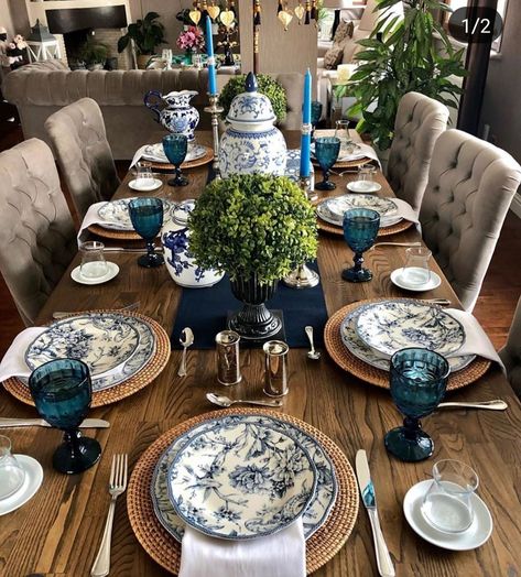 Blue Table Settings, Crockery Design, Tafel Decor, Dinner Party Table, Blue White Decor, Table Setting Decor, Dinner Table Setting, Dinner Table Decor, Elegant Table Settings