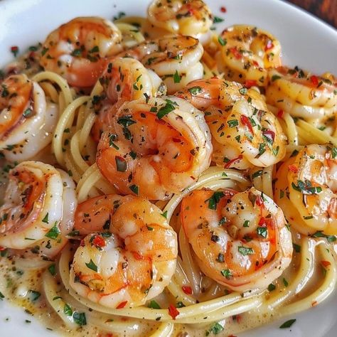 Famous Red Lobster Shrimp Scampi Lobster Scampi, Red Shrimp Recipes, Shrimp And Lobster Pasta, Shrimp Scampi Recipe Pasta, Shrimp Scampi Red Lobster Recipe, Shrimp Scampi Recipe Easy, Shrimp And Pasta, Fresh Shrimp Recipes, Seapak Shrimp Scampi Recipes