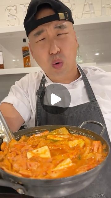 bà nội 👵🏻 | Asian Food Recipes on Instagram: "Kimchi stew aka kimchi jjigae #koreanrecipe 🎥: @chefchrischo #asianfood #asiancuisine #kimchi #asiancooking #recipeoftheday #spam" Kimchi Stew Recipe Easy, Kimchee Soup, Kimchi Jigae Recipe, Kimchi Recipe Ideas, Recipes With Kimchi, Kimchi Stew Recipe, Kimchi Soup, Kimchi Ramen, Kimchi Stew