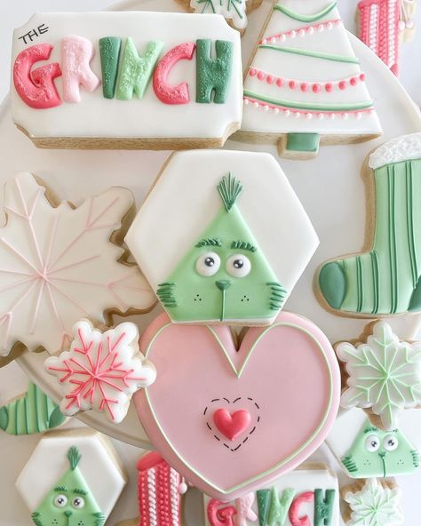 Trendy Decorated Cookies, Nail Polish Cookies Decorated, Preppy Cookies Decorated, Cookies Royal Icing Christmas, Christmas Buttercream Sugar Cookies, Stocking Decorated Cookies, Msu Cookies, Christmas Story Cookies Decorated, Royal Icing Cookies For Beginners Fall