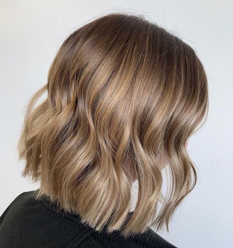 Bronde Balayage Hair, Blonde To Dark, Bronde Bob, Fall Bronde Balayage, Balayage Hair Ideas, Season Change, Bronde Balayage, Bronde Hair, Instagram B