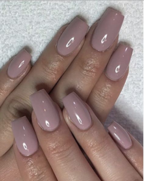 Purple Nude Nails, Dusty Purple Nails, Nude Dip Powder Nails, Purple Glitter Nails, Mauve Nails, Purple Nail Designs, Beige Nails, Dusty Purple, Manicures Designs