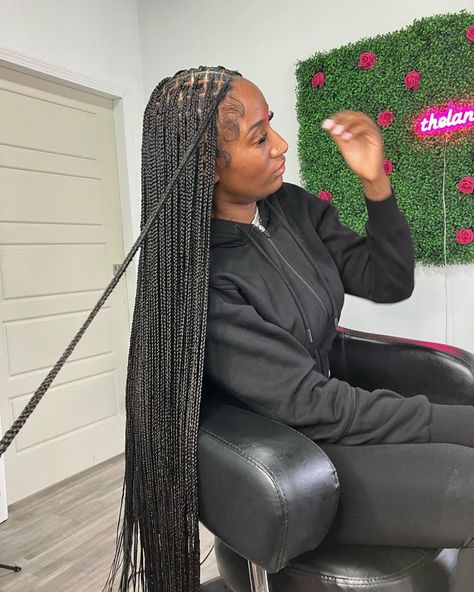 lan’sway on Instagram: "✈️ in from Colorado for these braids, she got exactly what she wanted 💪🏾 Smedium long +thigh length . #thelanway . June books opening…" Thigh Length Braids, Smedium Knotless Long, Smedium Knotless Thigh Length Braids, Box Braid Over Locs, Women Cornrows, Feed Ins, Protective Braids, Box Braid Hair, Locs Styles