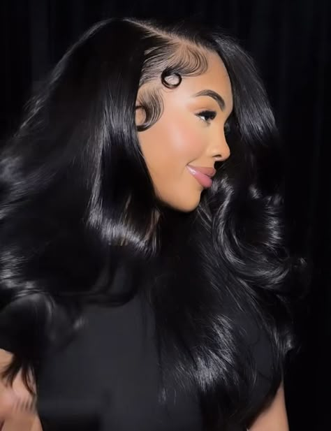 Instagram Hairstyles Baddie, 90s Hairstyles On Wigs, 90s Inspired Hairstyles Black Women, Princess Hair Black Woman, 90s Inspired Hairstyles, Coquette Hairstyles Black Hair, Y2k Hairstyles Lace Wig, Long Hair Aesthetic Black Women, Hairstyles Baddie