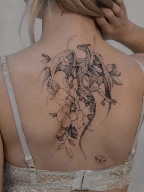 Back Tattoo Ideas For Women, Back Tattoo Ideas, Peony Tattoo, Animal Tattoo Ideas, Dragon Tattoo For Women, Work Tattoo, Tattoo Ideas For Women, Peonies Tattoo, World Tattoo