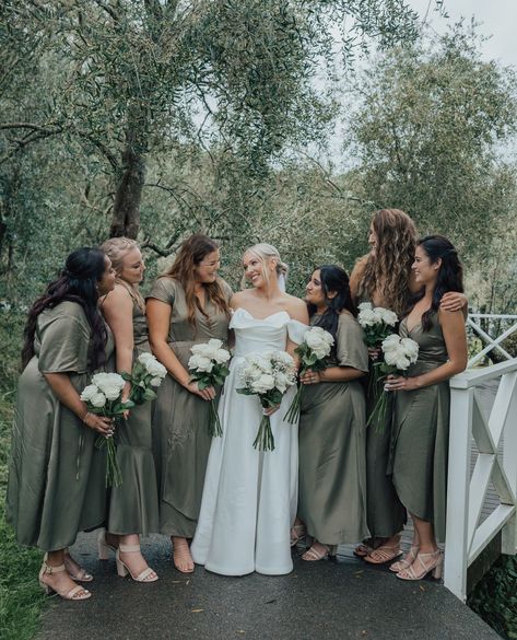 Hannah + Sumeet⁠

⁠
Hannah's Bridesmaids Wore: Embrace, Ivy, Adore, Golden Hour - Forest - Viscose Twill ⁠
⁠
Vendors: ⁠
⁠Bride and Groom - @hannahrrochelle @_smittyboy⁠
Wedding dress - @heracouture⁠
Hair and make-up - @kaitlinchapmanbeauty ⁠
Photography - @idophotographynz⁠
Tans - @epsomspraytan⁠
Venue - @bracu.estate⁠
Florals - @filmandfloral⁠ Forest Wedding Bridesmaid Dresses, Wedding Bridesmaid, Forest Wedding, Wedding Bridesmaid Dresses, Golden Hour, Bride And Groom, Ivy, Bridesmaid Dresses, Make Up