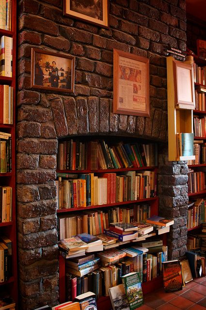 From a bookshop that had so many books they had to store them in the fireplace. The owner of the shop mentioned they had ~22,000 books. Book Burning, Lots Of Books, Fireplace Bookshelves, Dream Library, Casa Country, Marjolein Bastin, Home Libraries, Book Storage, Home Library