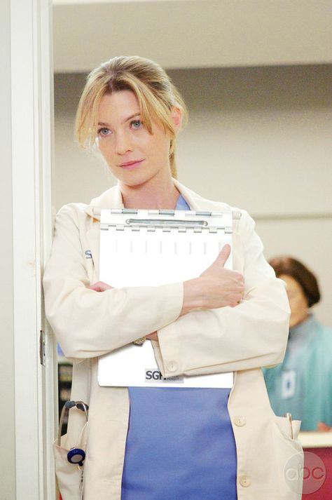 vintage meredith grey ♡♡♡ Young Meredith Grey, Greys Anatomy Songs, Medical Clothes, Meredith Grey's Anatomy, Greys Anatomy Couples, Greys Anatomy Facts, Greys Anatomy Episodes, Gray's Anatomy, Greys Anatomy Characters