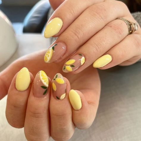 19 Best Butter Yellow Manicure Ideas to Inspire Your Perfect Spring Nails in 2024 — ASHLINA KAPOSTA Butter Yellow Nails With Design, Butter Yellow Nails, Yellow Manicure Ideas, Butter Nails, Yellow Nail Ideas, Yellow Manicure, Perfect Summer Nails, Yellow Nail Designs, Lemon Nails