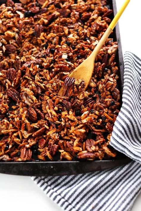 Grain Free Granola Recipe, Minimalist Baker, Clean Eating For Beginners, Protein Snack, Grain Free Granola, Grain Free Recipes, Granola Recipes, Snack Ideas, Clean Recipes