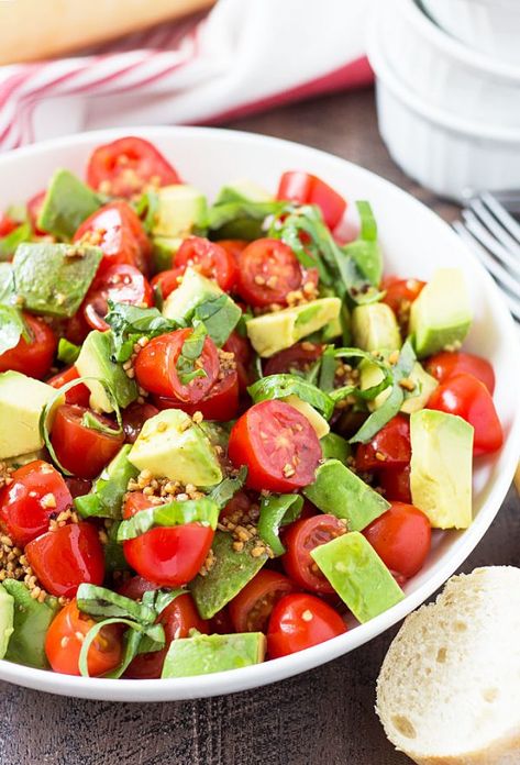 Tomato, Avocado and Basil Salad Grain Dishes, Tomato Basil Salad, Homemade Balsamic Vinaigrette, Basil Salad, Healthy Pasta Salad, Bbq Side, Tomato Avocado, Avocado Tomato Salad, Salad Recipes Video