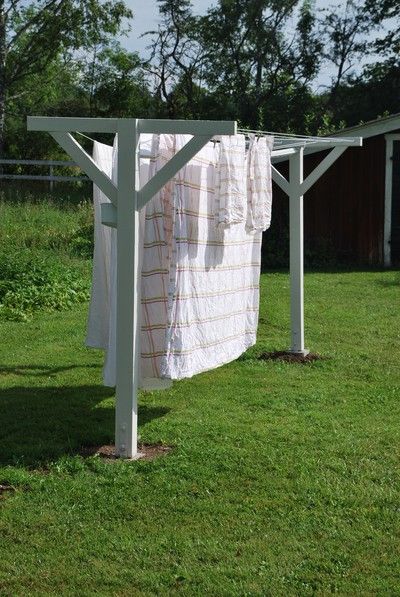 - Backyard Clothesline Ideas, Clothes Lines Ideas Outdoor, Diy Clothesline Outdoor, Outdoor Clothes Lines, Outdoor Laundry, Garden Archway, Outside Living, Backyard Diy Projects, Outdoor Decor Backyard