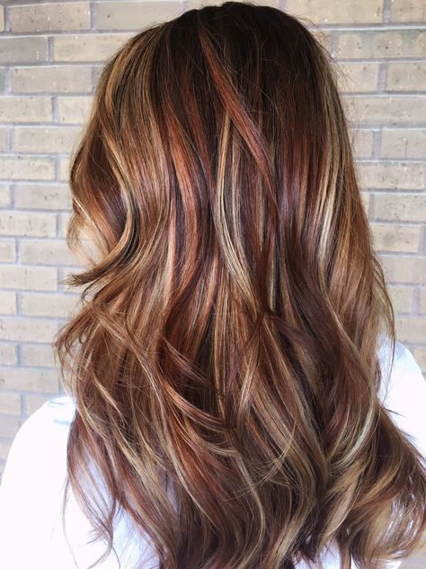 Brownish Red Hair, Red Hair With Blonde Highlights, Rambut Brunette, Blonde Summer, Blond Ombre, Red Blonde Hair, Ombre Blond, Red To Blonde, Red Brown Hair