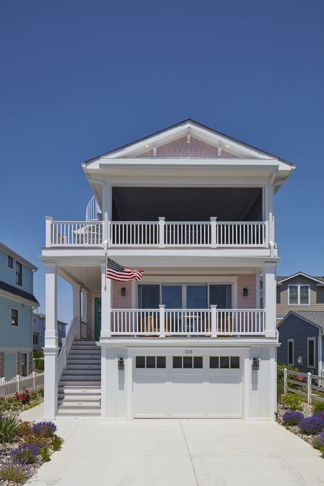 Sandman_HR194 Narrow Beach House, Fun Beach House, 3 Storey House Design, Small Beach Houses, Green Front Doors, House Elements, Delaware Beaches, Coastal House Plans, Beach House Interior Design