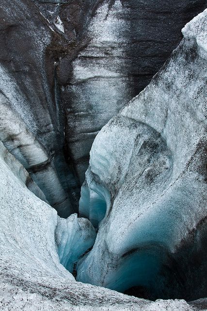 Glacier Crevasse, Sweden Life, Arctic Region, Sculpture Inspiration, Wonderful Nature, Ice Cave, Underwater Creatures, Natural Phenomena, Color Textures