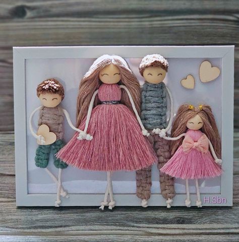 Macrame Family Dolls, Family Macrame, Macrame Family, Diy Yarn Dolls, Diy Laine, Macrame Dolls, Macrame Doll, Dolls Handmade Diy, Macrame Knots Pattern