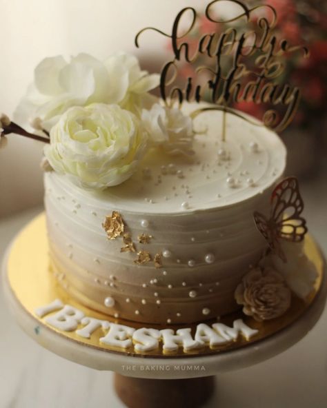 Gold Heart Cake, Cake Ideas For Women Birthday, Cake With Pictures, Love For Life, Elegant Birthday Cakes, Elegant Cakes, Gold Anniversary, Custom Cake, Anniversary Cake