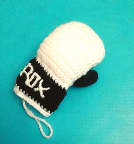 Crochet Boxing Gloves Pattern Free, Crochet Boxing Gloves, Boxing, Gloves Pattern, Crochet Bebe, Crochet Gloves, Boxing Gloves, Crochet Keychain, Amigurumi Toys