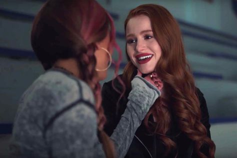 Cheryl Blossom Riverdale, Friend Quiz, Vanessa Morgan, Flirting Body Language, Flirting Quotes For Her, Riverdale Cast, Cheryl Blossom, Flirt Tips, Flirting Memes