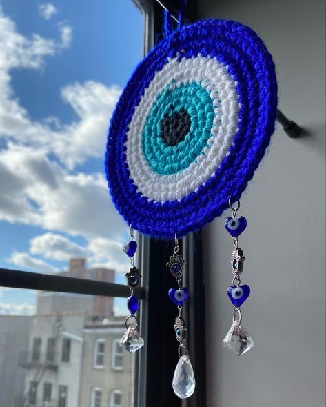 Crochet With Crystals, Crochet Room Decor Ideas, Crochet Crystal, Crystal Crochet, Evil Eye Crochet, Crochet Evil Eye, Flower Wall Hanging Decor, Room Hanging Decor, Diy Paper Wall Hanging