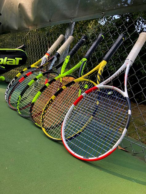 Tennis Ideas, Tennis Wallpaper, Beer Wallpaper, Babolat Tennis, Sport Aesthetic, Tennis Aesthetic, Tennis Life, Tennis Racquets, Tennis Rackets