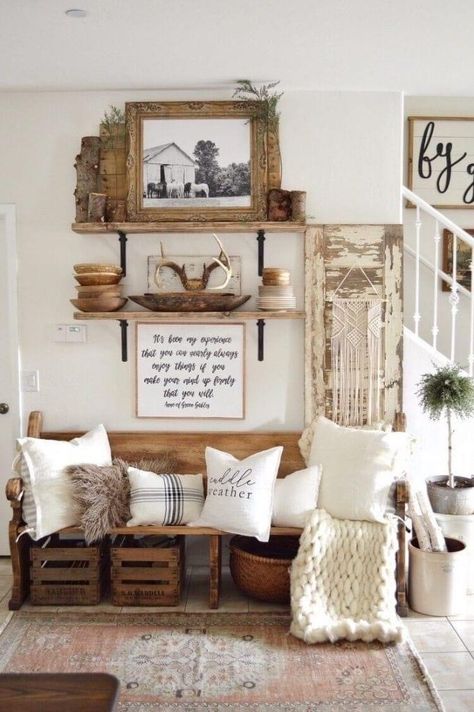 Interior Design Country, Traditional Farmhouse Decor, Farmhouse Foyer, Farmhouse Entryway, Interior Vintage, Design Living Room, A Living Room, Farmhouse Living, Rustic Diy