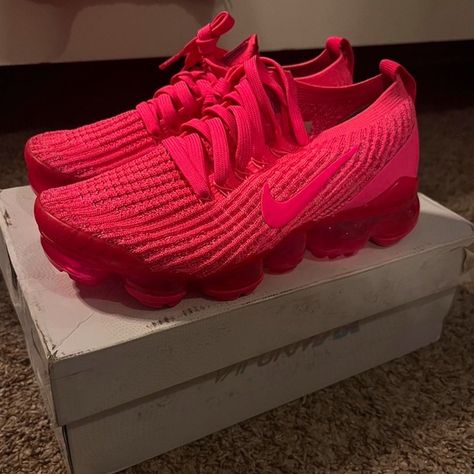 air vapormax flyknit Vapormax Flyknit, Air Vapormax, Nike Shoes, Size 6, Nike, Closet, Fashion Tips, Clothes Design