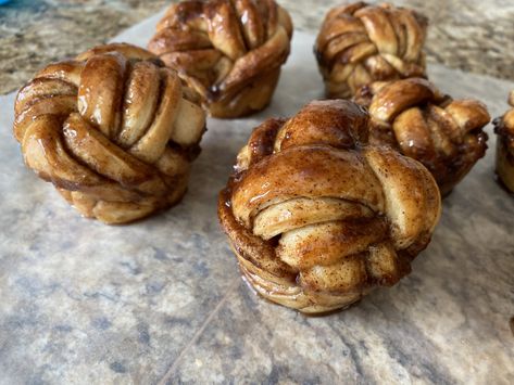 Braided Cinnamon Rolls Recipe, Braided Cinnamon Buns, Braided Cinnamon Roll Knots, Braided Cinnamon Roll, Richard Bertinet, Breakfast Buns, Cinnamon Sticky Buns, Tea Treats, Cinnamon Roll Muffins