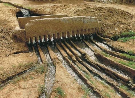 Mesopotamia Irrigation System Model | Super-Versailles Ancient Egypt Farming, Ancient Egypt Projects, Ancient Egypt Fashion, Ancient History Archaeology, Architecture Antique, Ancient Near East, Ancient Egypt Art, Ancient Mesopotamia, Ancient Technology