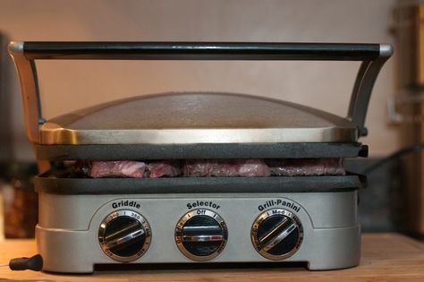 Steak is most often cooked on a grill, but if you do not have access to a grill or the weather does not want to cooperate for outdoor cooking, the Cuisinart Griddler is a good substitute. It sits on your counter, offering a grill top, contact grill, sandwich press and griddle setting. The Griddler relies on electricity, but it can deliver a tasty... Griddler Recipes Cuisinart, Cuisinart Griddler Recipes, Panini Press Recipes, Cooking Steak On Grill, Cuisinart Recipes, Indoor Grill Recipes, Panini Grill, Panini Maker, Cook Steak