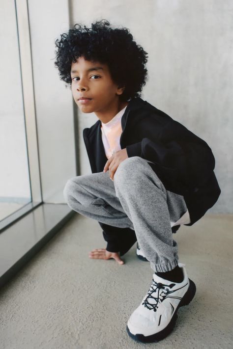 Sports Boy | ZARA United States Sporty Pants, Zara Boys, Sports Boys, Zara Collection, Zara Kids, Branding Photoshoot, Nike Kids, Quilted Coat, Athletic Shirts