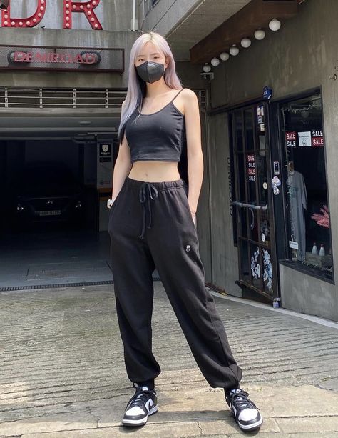 Aesthetic Practice Outfits, Training Clothes Aesthetic, Kpop Training Outfit, Training Outfit Aesthetic, Korean Dance Outfit, Dance Outfits Practice, Outfit Korean, Dancers Outfit, Practice Outfits