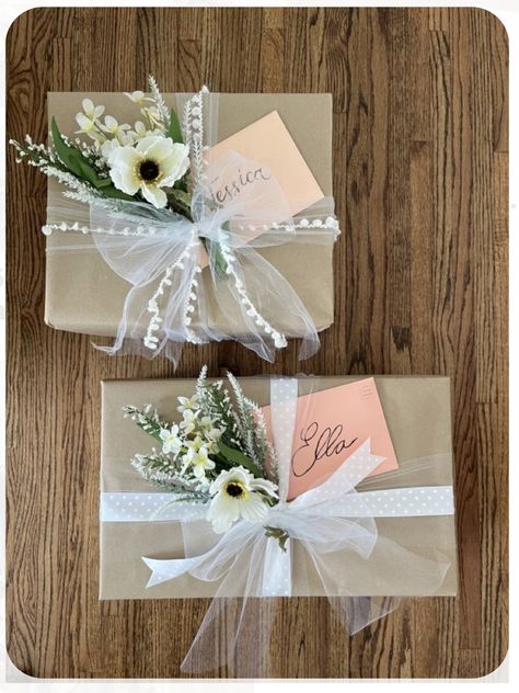 Quinceanera Gift Wrapping Ideas, Mother’s Day Present Wrapping, Wedding Favors Wrapping Ideas, Gift Wrapping Ideas For Mother’s Day, Floral Gift Wrapping Ideas, Bride Gift Wrapping Ideas, Wrapped Wedding Gifts, Wedding Wrapping Ideas Gift, Fall Wedding Gift Wrapping Ideas