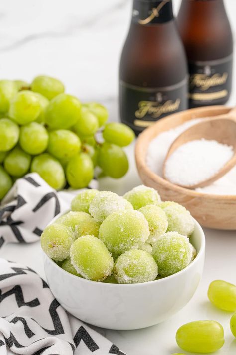 a couple of Sugared Champagne Grapes in a white bowl. Rotel Cheese Dip, Sour Patch Grapes, Cheese Dip Mexican, Champagne Grapes, Butterbeer Recipe, Sugared Grapes, Frozen Grapes, Grape Recipes, Best Cocktail Recipes