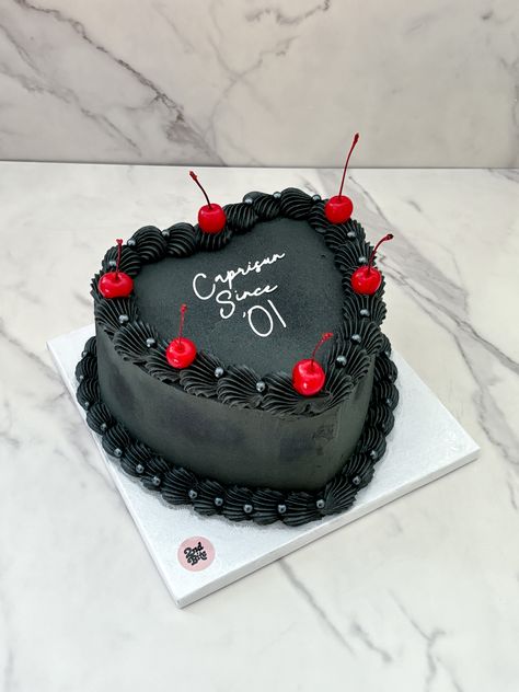 Capricorn cake black vintage heart cake decorated with glitter and red cherries Black Heart Cake With Glitter, Red And Black Heart Cake, Black And Red Cake, Capricorn Cake, Red And Black Cake, Black Heart Cake, Heart Shaped Birthday Cake, Vintage Heart Cake, 25th Bday