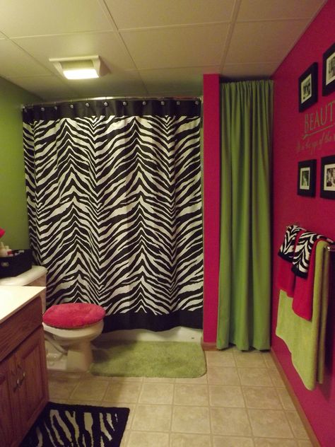 Y2k Bathroom Ideas, Trashy Y2k Bathroom, Mcbling Bathroom, Y2k Bathroom, Trashy Y2k Bedroom, Mcbling Trashy Y2k, 2000s Room, Y2k Bedroom, Y2k Room