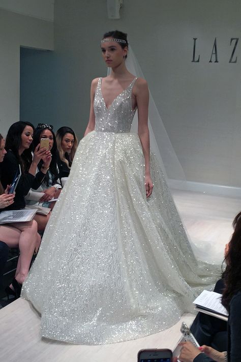 Lazaro Spring New York Bridal Market Spring New York, Lazaro Wedding Dress, Bohemian Style Gown, Sparkle Wedding Dress, Bridal Skirts, Boda Mexicana, Dress Bride, Bridal Fashion Week, Wedding Dress Trends