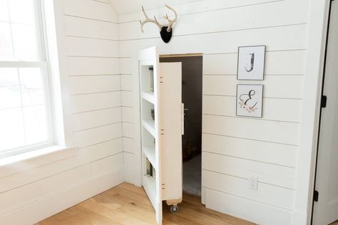 DIY Hidden Doorway Bookcase - Bright Green Door Secret Door Bookshelf, Bookcase Door Diy, Hidden Bookshelf Door, Skjulte Rum, Door Bookshelf, Hidden Door Bookcase, Bookshelf Door, Bookshelves In Bedroom, Bookcase Diy