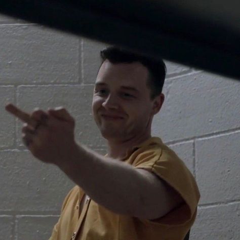 Mikey Milkovich, Shameless Tv Series, Mickey Milkovich, Shameless Scenes, Shameless Mickey And Ian, Ian Shameless, Shameless Tv Show, Noel Fisher, Ian And Mickey