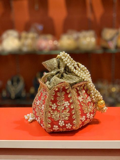 Potli Purse, Wedding Orange, Bridal Clutch Bag, Zardozi Embroidery, Bridal Bag, Purse Handmade, Potli Bags, Feminine Fashion, Wedding Purse