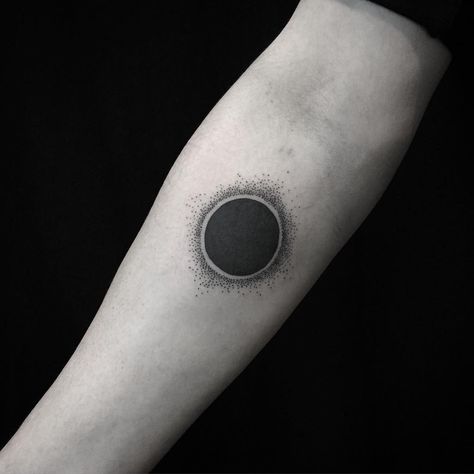 Black Hole Tattoo, Sorry Mom Tattoo, Eclipse Tattoo, Circle Tattoo, Circle Tattoos, Men Tattoos, Handpoke Tattoo, Geometric Tattoos, Sun Tattoos