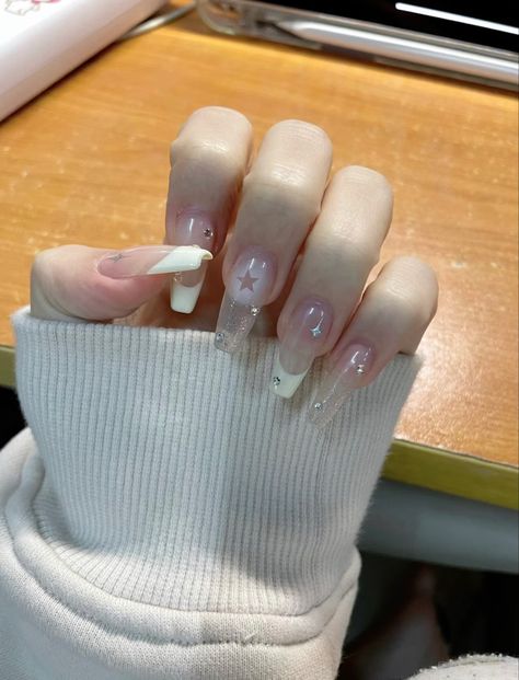 Hello Kitty Almond Nails, Ulzzang Nails, Spring Nails Aesthetic, Glow Up Ideas, Almond Nails Gel, Nails Douyin, Tape Nail Art, Unique Nail Art, Asian Nails