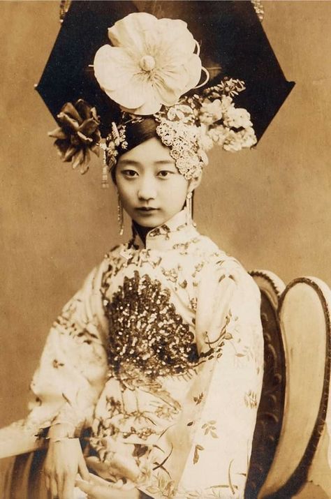 Old Shanghai Style, Last Emperor Of China, Chinese Dynasty, Empress Of China, Chinese Emperor, Korean History, Chinese History, The Emperor, Ancient China