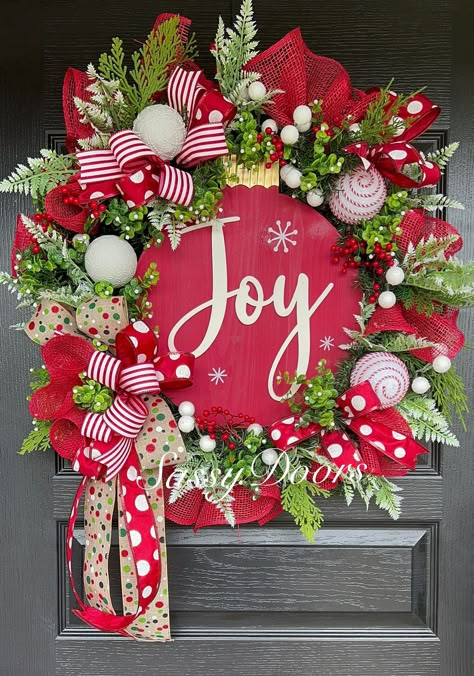 Christmas Wreaths For Front Door Elegant Traditional, Red And White Christmas Wreath Ideas, Pine Wreaths For Christmas, Christmas Wreath Ideas Front Doors, Christmas Wreaths Diy Evergreen, Diva Wreaths, Wreath Business, Circle Signs, Christmas Wreath Designs