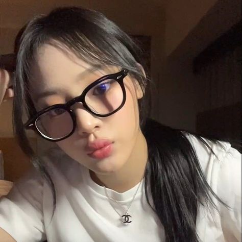 newjeans minji iq icons phoning live 231211 Minji Icons Lq, New Jeans Minji Icon, Minji Pfp, Newjeans Members, Kpop Pp, Pretty Pfp, Min Ji, Minji Icon, Lq Pfp